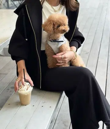 엠마 테일러 종이박스 집업 후드티 블랙