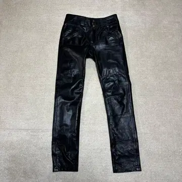 63 LEATHERS 블랙 가죽 팬츠 32