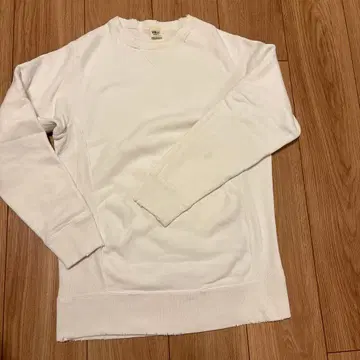 RHC 화이트 크루넥 데미지 가공 트레이닝복