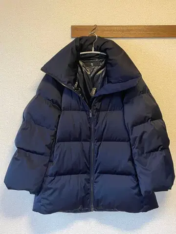 M 사이즈 UNIQLO +j 볼륨 다운 자켓 네이비