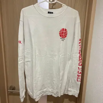 히게히게 구락부 화이트 롱T