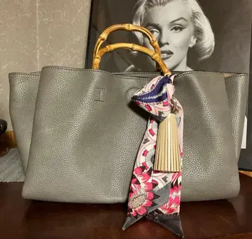 LS Scene 프린지 부착 그레이지 숄더백