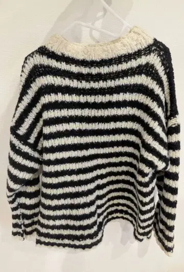 이에나 보더 니트