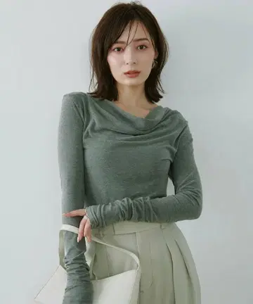 anuans 개더 드레이프 컷 상의 그레이