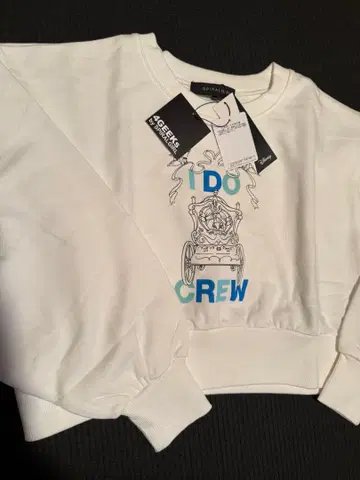 숏 기장 화이트 트레이닝복 Disney 콜라보