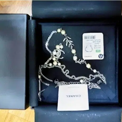 샤넬 정품 18K 골드 체인과 진주가 세팅된 목걸이 정품 사진 1