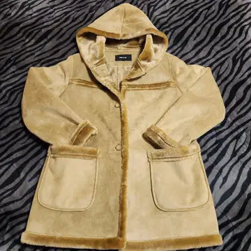 COMME CA ISM 후드 부착 무스탕 코트