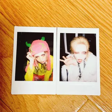 RAZOR 료가 폴라로이드