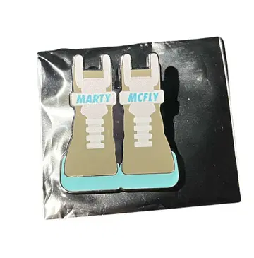 백투더퓨처 40주년 기념 핀 배지 미래의 신발