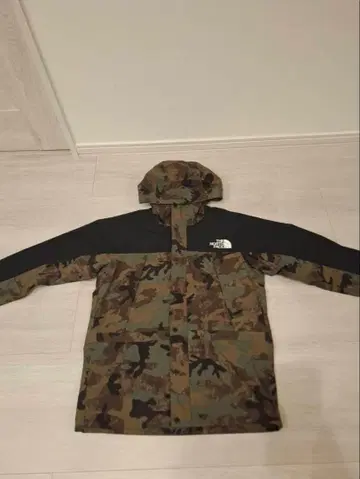 The North Face 카모플라쥬 마운틴 파카 L 사이즈