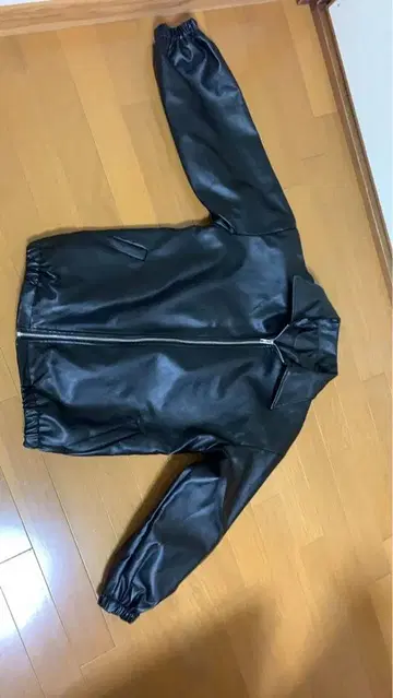블랙 합성 피혁 자켓 M 사이즈