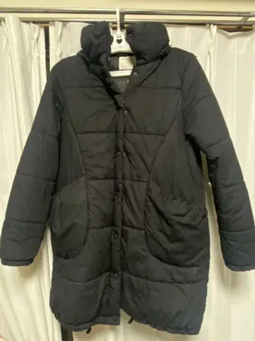 로리즈팜 후드 부착 코트 블랙