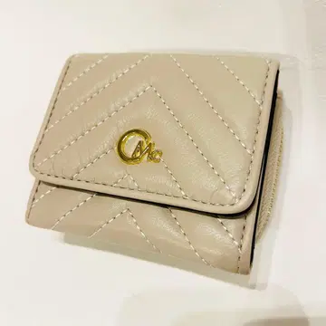 새상품급 세실 맥비 퀼팅 가죽 Wallet 미니 지갑 베이지