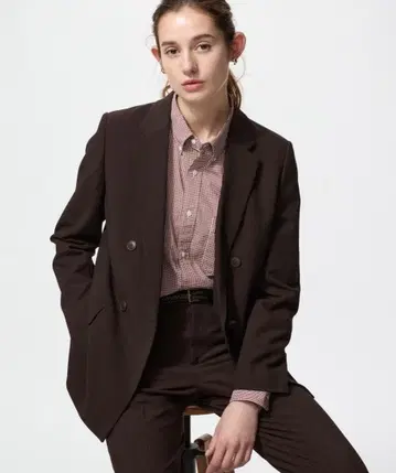 유니클로 다크 브라운 더블 브레스트 테일러드 자켓