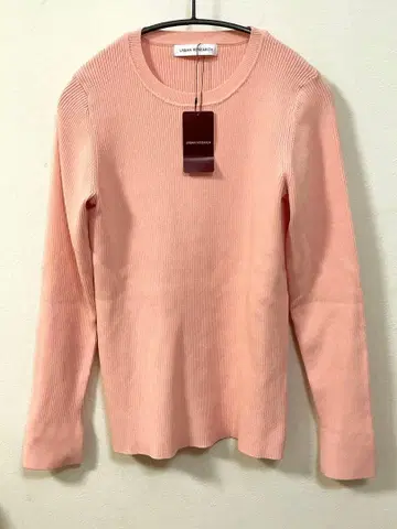 새상품 택 포함 어반 리서치 핑크 리브 니트 크루넥 워셔블