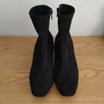 블랙 스웨이드 지퍼 부츠 M 사이즈