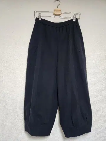 자우 블랙 팬츠