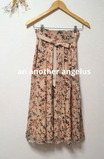 an another angelus 앙제 앙아나더앙제라스 꽃무늬 스커트