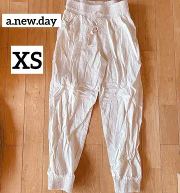 a.new.day [ XS ] 조거 팬츠 맨투맨 화이트 얇은 소재