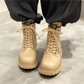 새상품 숏 부츠 여성용 걷기 편한 통굽 24cm 베이지