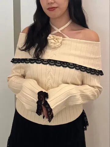jouetie 코사지 오프숄더 니트탑 아이보리