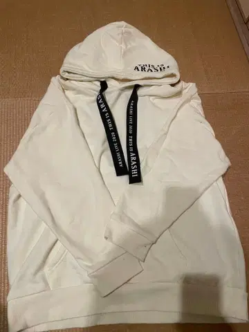 ARASHI 후드 부착 후드티 크림색