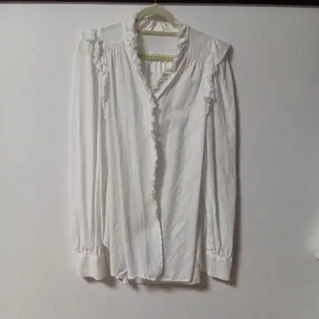 이에나 화이트 프릴 셔츠