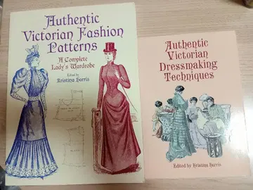 [ 외국도서 ] 빅토리아 시대 드레스 제작법 도서 2권