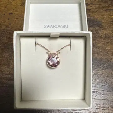 Swarovski 핑크 펜던트 목걸이