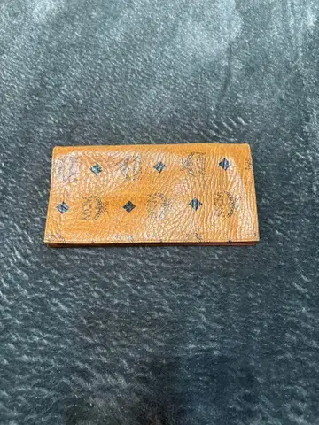 오렌지 가죽 장지갑