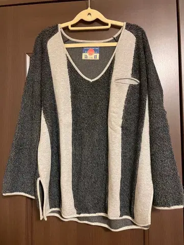 blackmeans 블랙미 티셔츠 V넥 모헤어