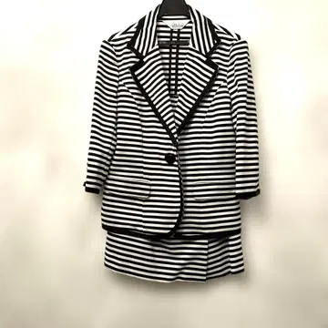 스트라이프 자켓과 스커트 셋업 42