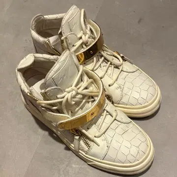 주세페 자노티 하이컷 스니커즈 37cm