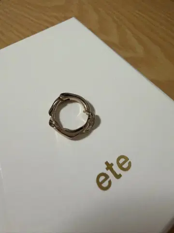 ete 핑크 골드 허그 귀찌