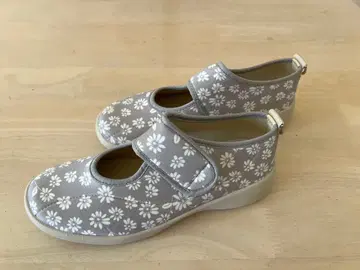 스타코라상 소프트 꽃무늬 그레이 23.0/23.5