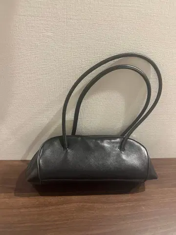 COS 블랙 핸드백