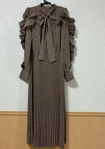 SNIDEL 도트 무늬 리본 포함 원피스