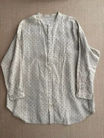 네스트로브 밴드 카라 린넨 셔츠 도트 무늬