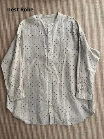 nest Robe 네스트로브 린넨 블라우스 도트 무늬