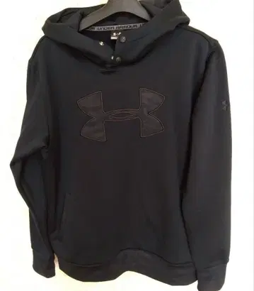 언더아머 블랙 후드 부착 후드티
