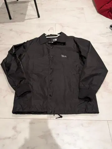 NEW ERA 블랙 나일론 자켓
