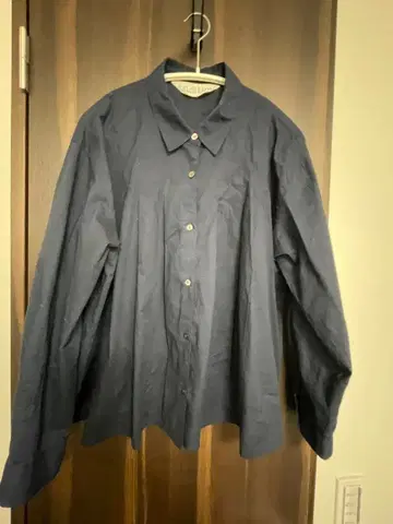 네이비 버튼업 긴팔 셔츠