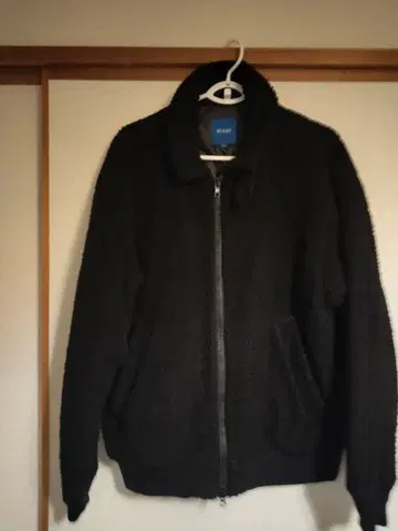 BEAMS 블랙 보아 자켓