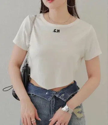 Chico 치코 로고 프린트 삼각형 쁘띠 T 화이트