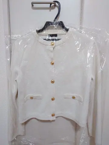 [ 클리닝 완료 ] 오리지널 버튼 노카라 니트 자켓 anuans