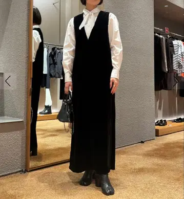 캬바쿠라 벨로아 원피스 블랙