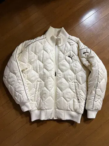 PUMA 화이트 퀼팅 자켓