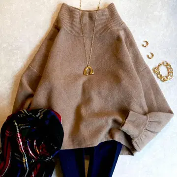 새상품급 오드리앤존와드 라쿤 혼방 하이넥 니트 가을/겨울 모카 브라운