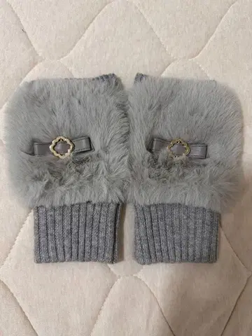 [ 미사용 새상품 ] TOCCA 그레이 퍼 암커버