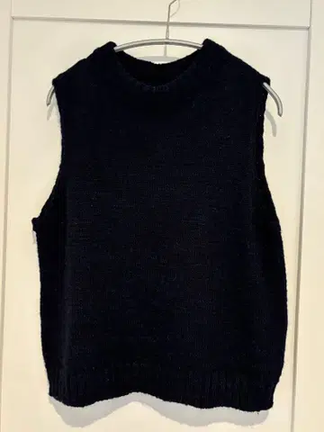 나카가와 마사시치 울의  니트 베스트 네이비